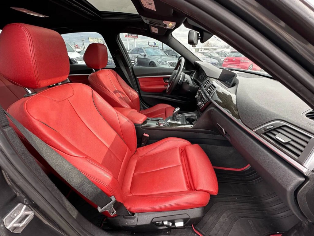 2016 BMW 3 Series Image 13