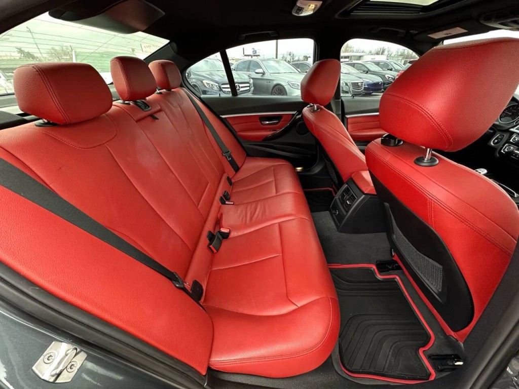2016 BMW 3 Series Image 14