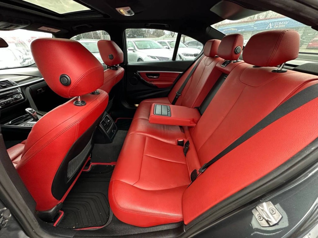 2016 BMW 3 Series Image 17