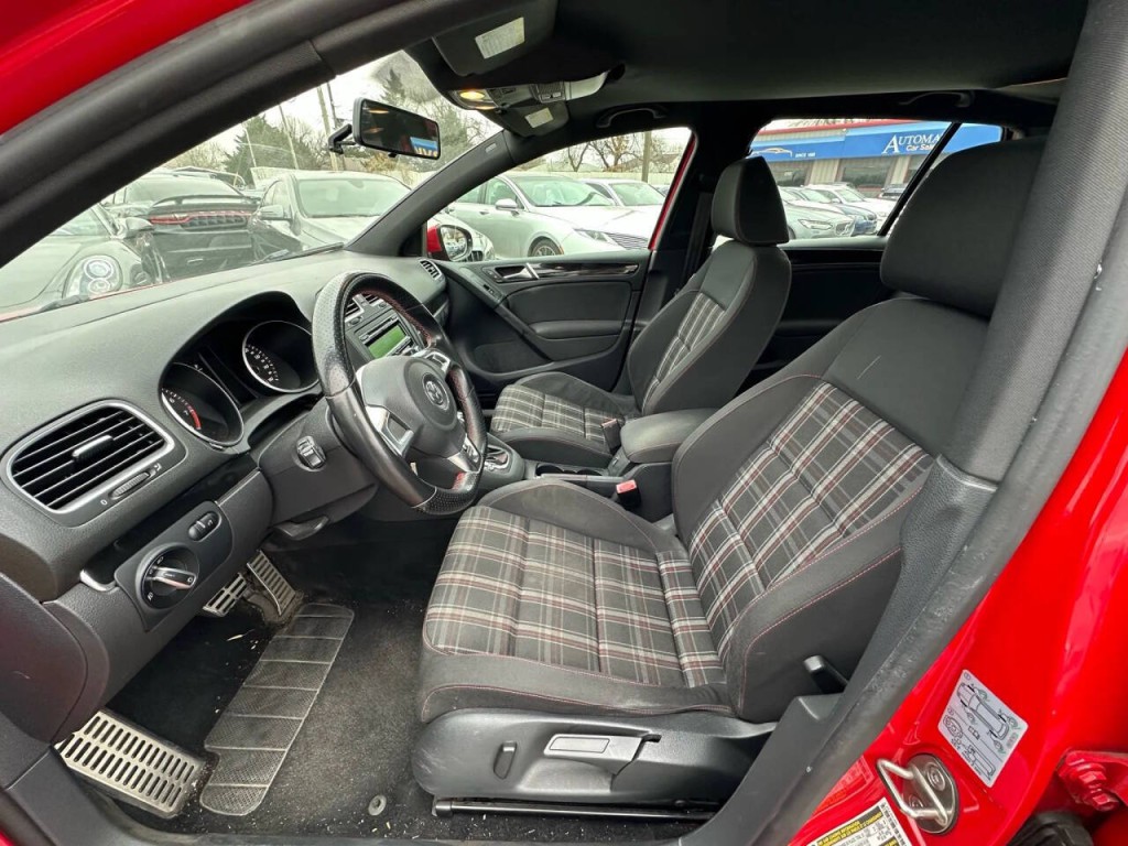 2013 Volkswagen GTI Image 10