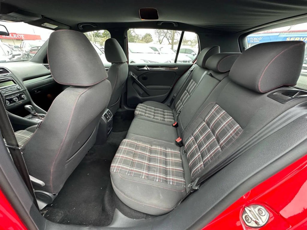 2013 Volkswagen GTI Image 17