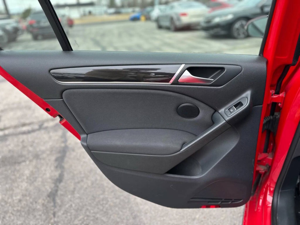 2013 Volkswagen GTI Image 21