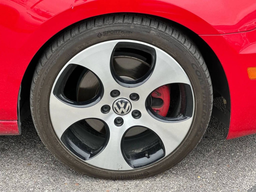 2013 Volkswagen GTI Image 24