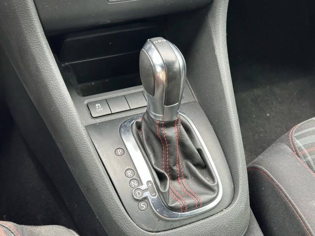 2013 Volkswagen GTI Image 36