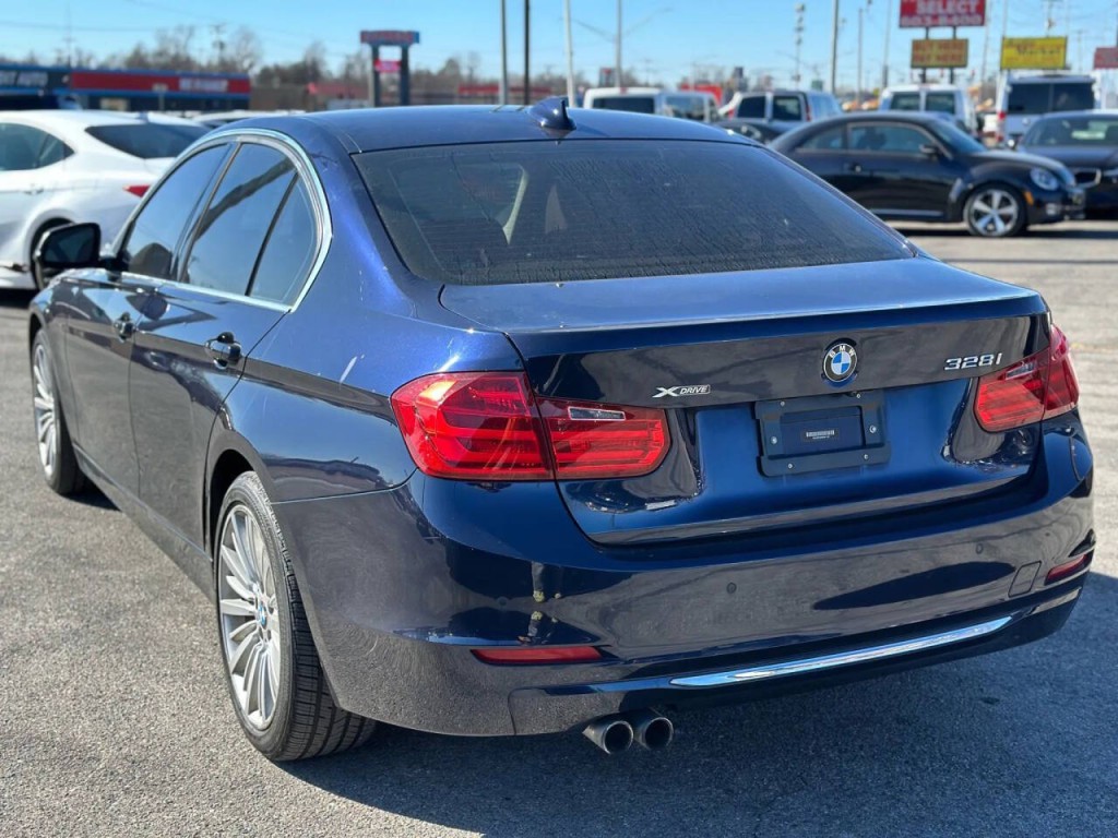 2014 BMW 3 Series Image 8
