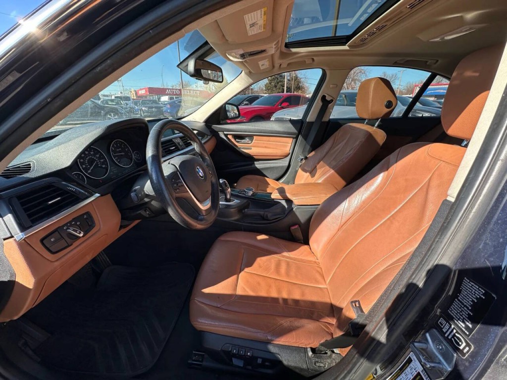 2014 BMW 3 Series Image 10