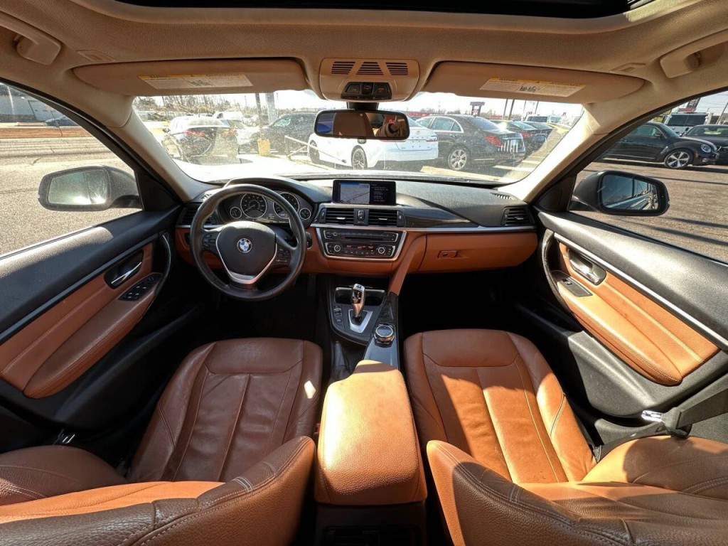 2014 BMW 3 Series Image 11