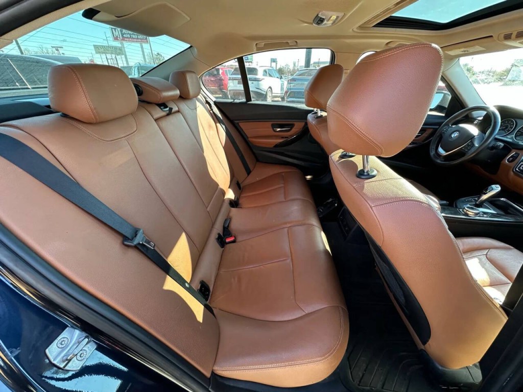 2014 BMW 3 Series Image 14