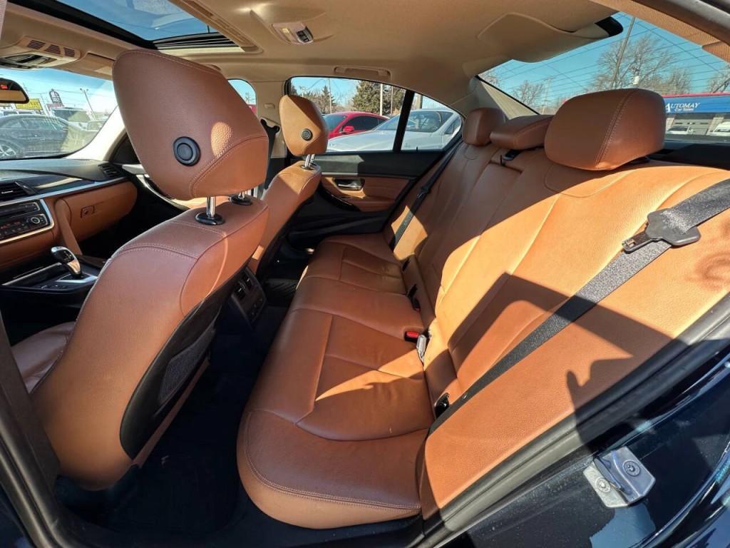 2014 BMW 3 Series Image 16