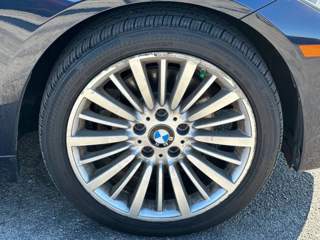 2014 BMW 3 Series Image 23