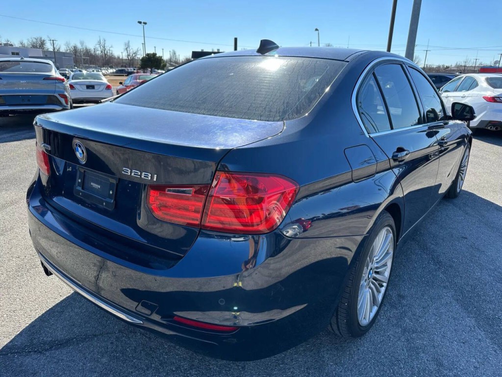 2014 BMW 3 Series Image 29