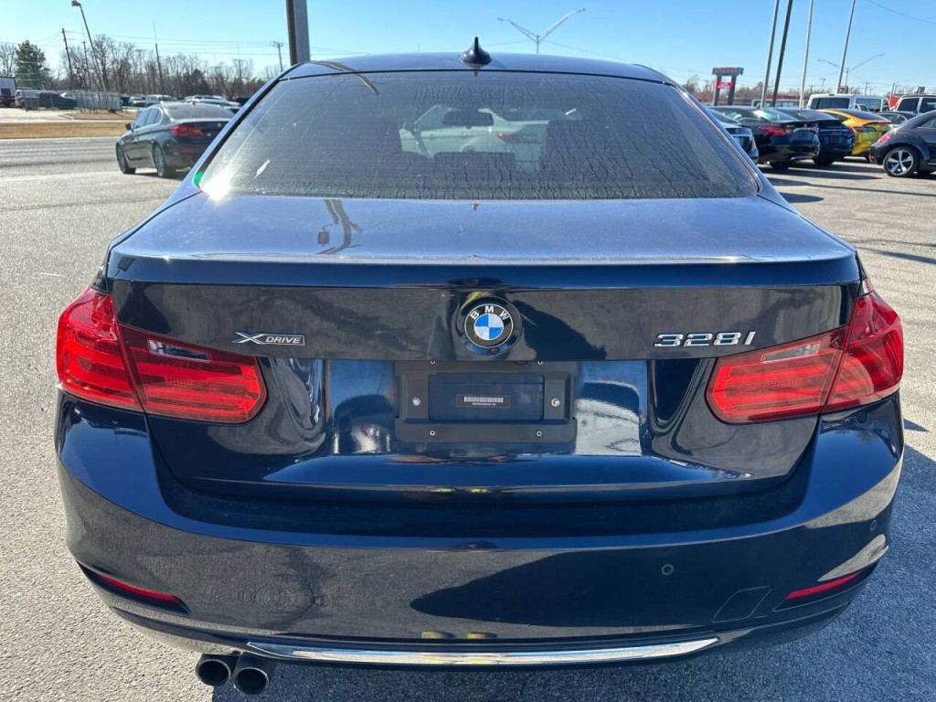 2014 BMW 3 Series Image 30