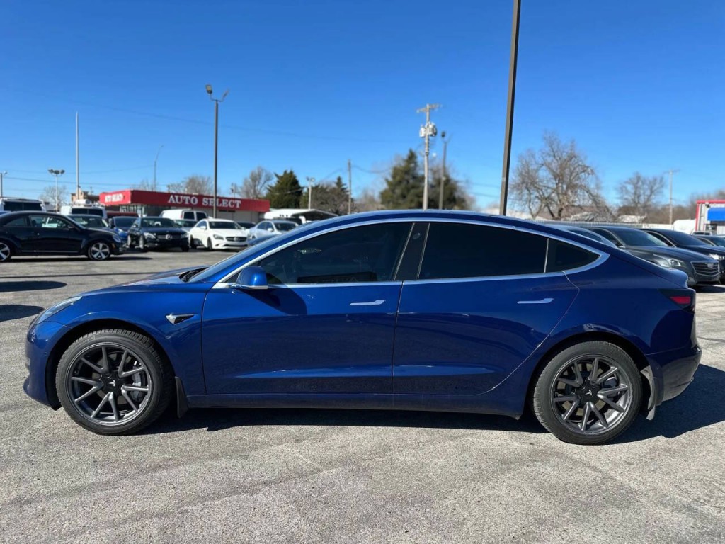 2018 Tesla Model 3 Image 9