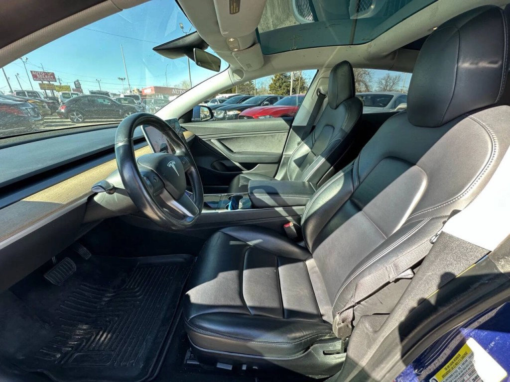 2018 Tesla Model 3 Image 10