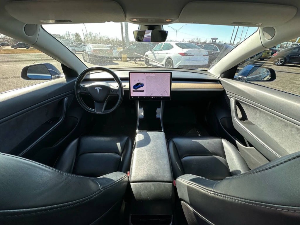 2018 Tesla Model 3 Image 11