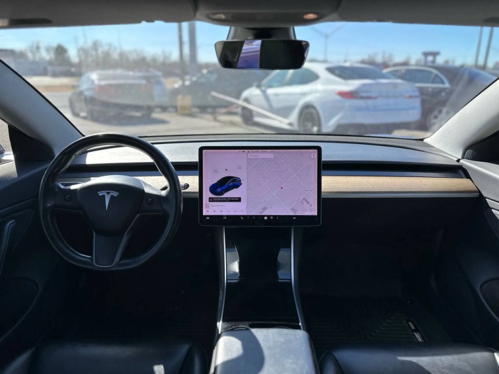 2018 Tesla Model 3 Image 12
