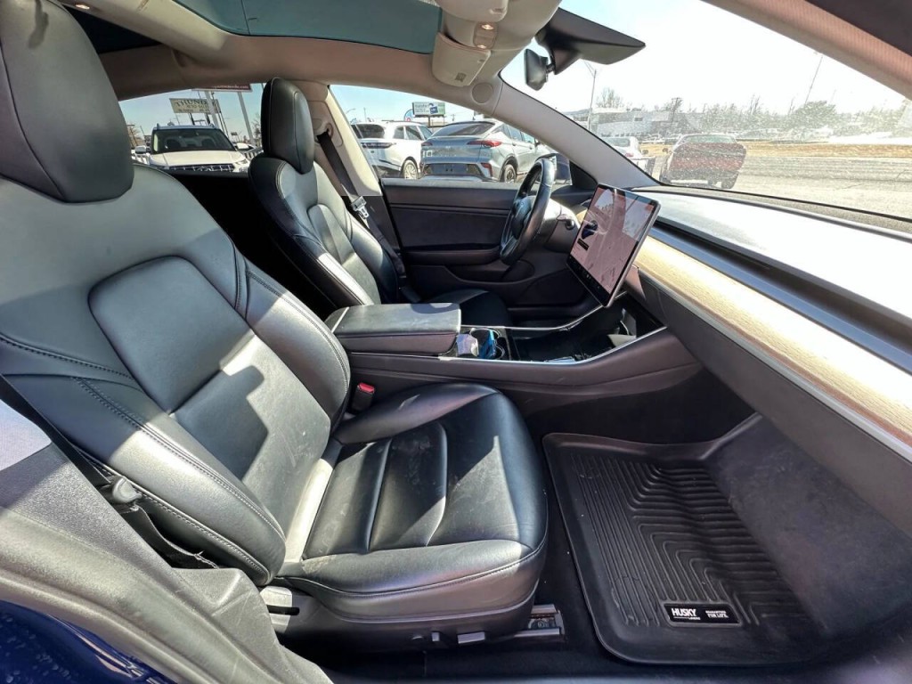 2018 Tesla Model 3 Image 13