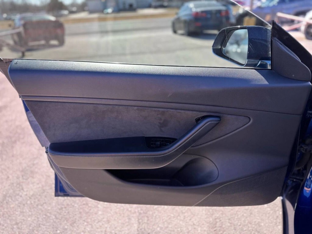 2018 Tesla Model 3 Image 20