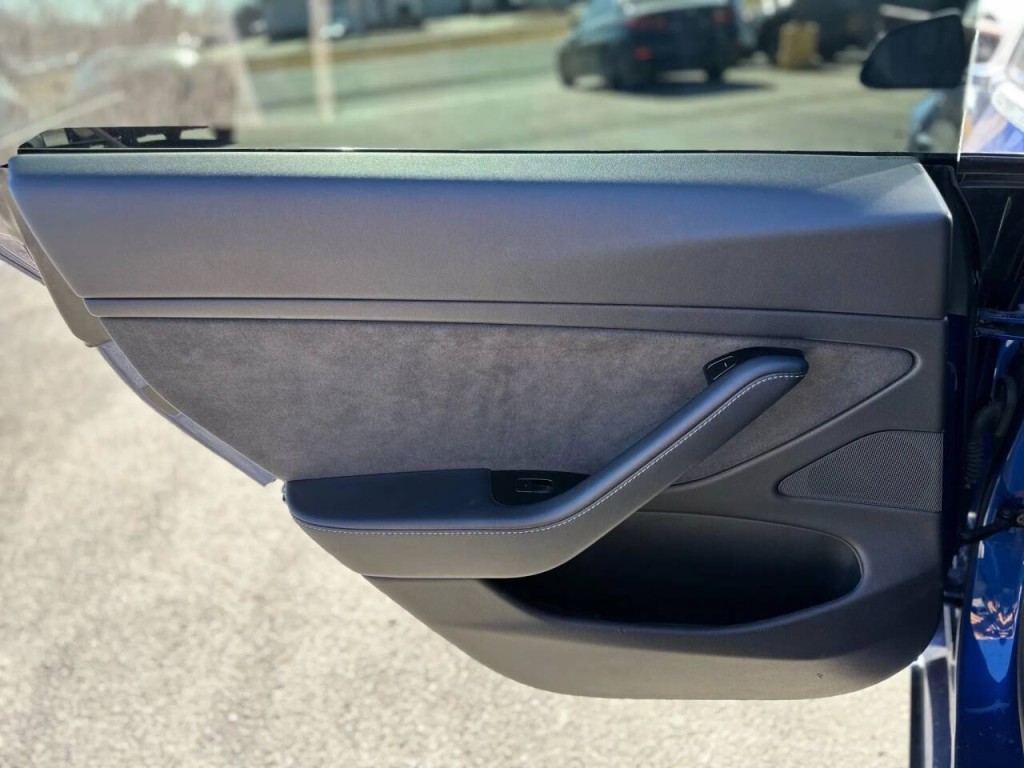 2018 Tesla Model 3 Image 21