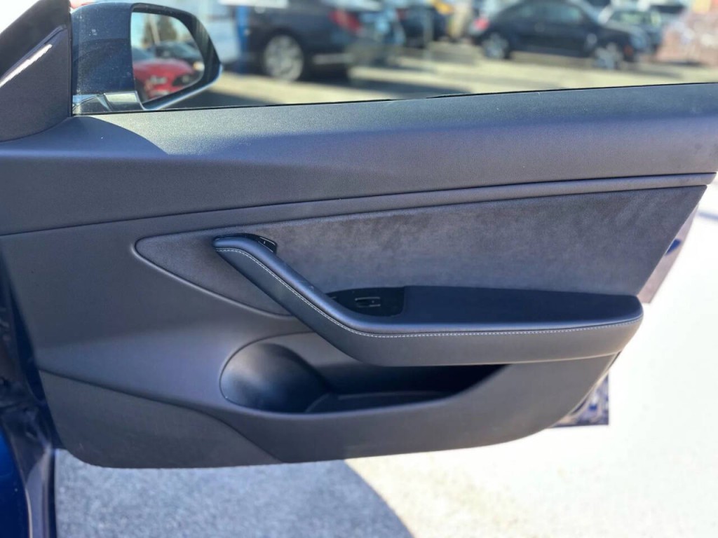 2018 Tesla Model 3 Image 22
