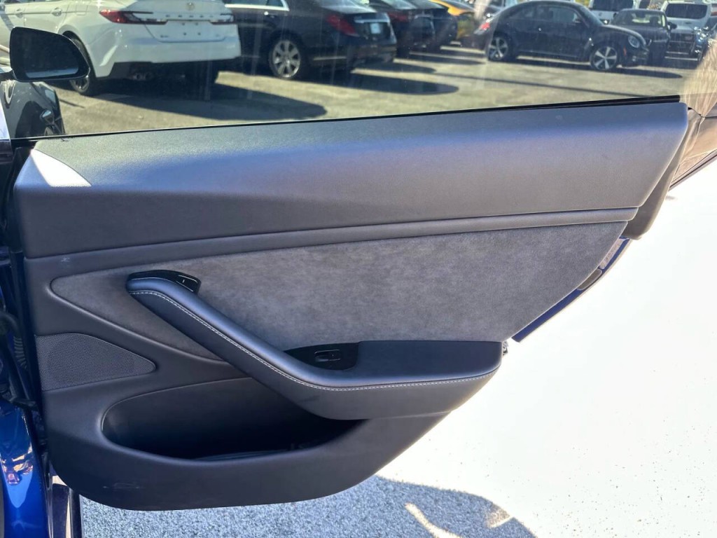 2018 Tesla Model 3 Image 23