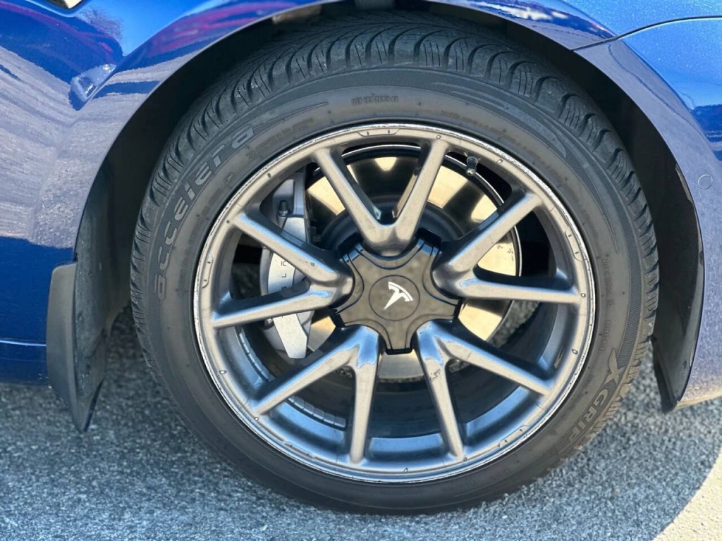 2018 Tesla Model 3 Image 26
