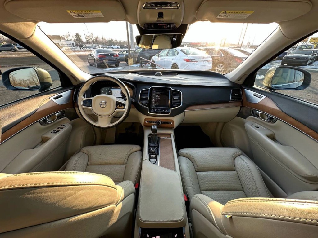 2016 Volvo XC90 Image 11
