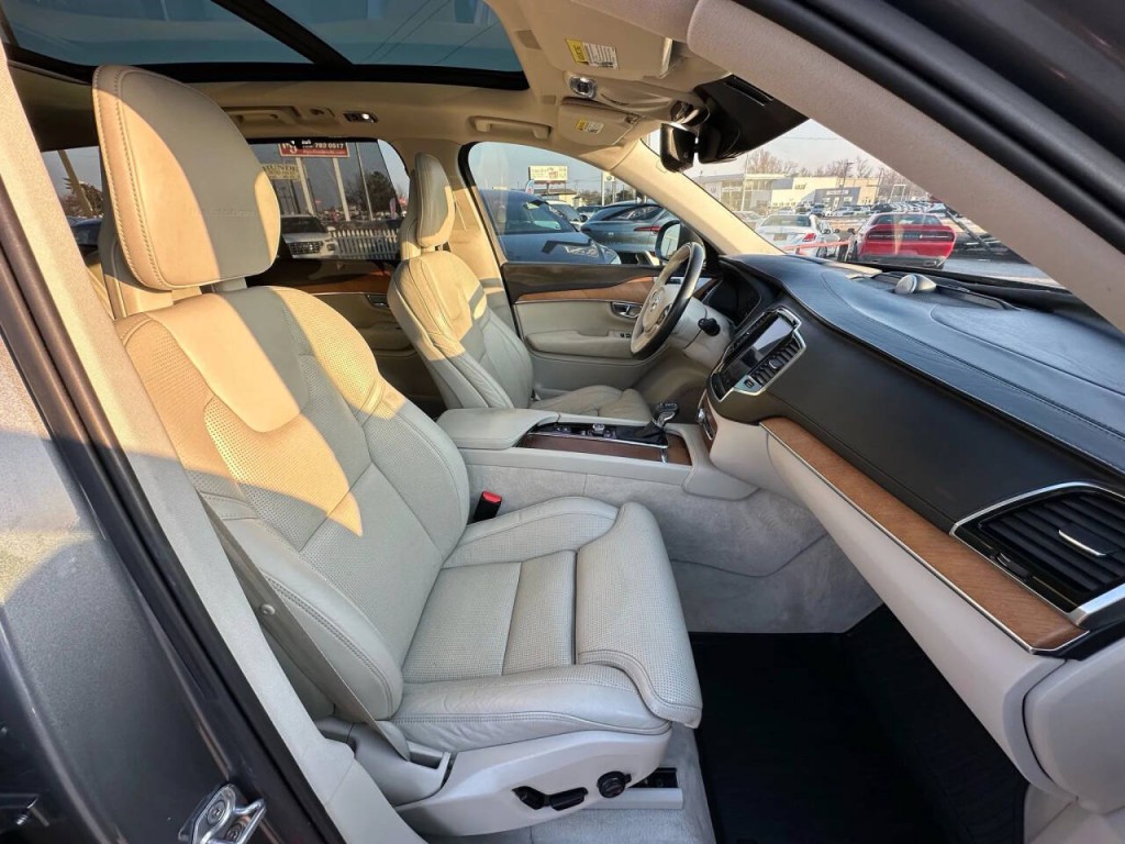 2016 Volvo XC90 Image 13