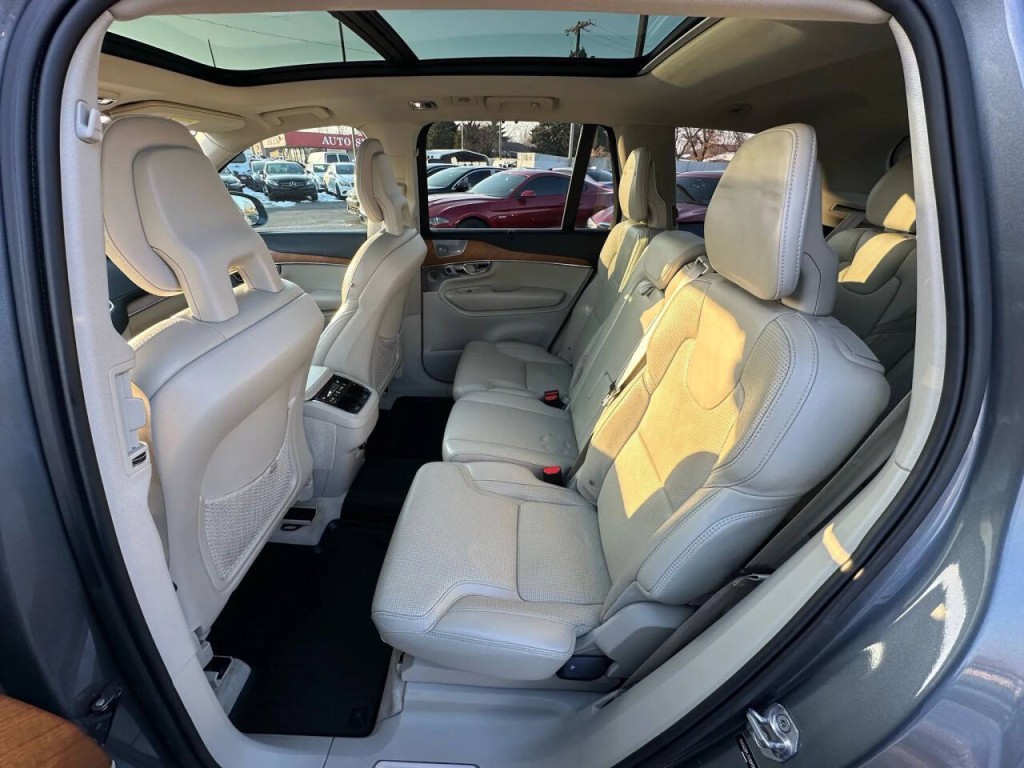 2016 Volvo XC90 Image 16