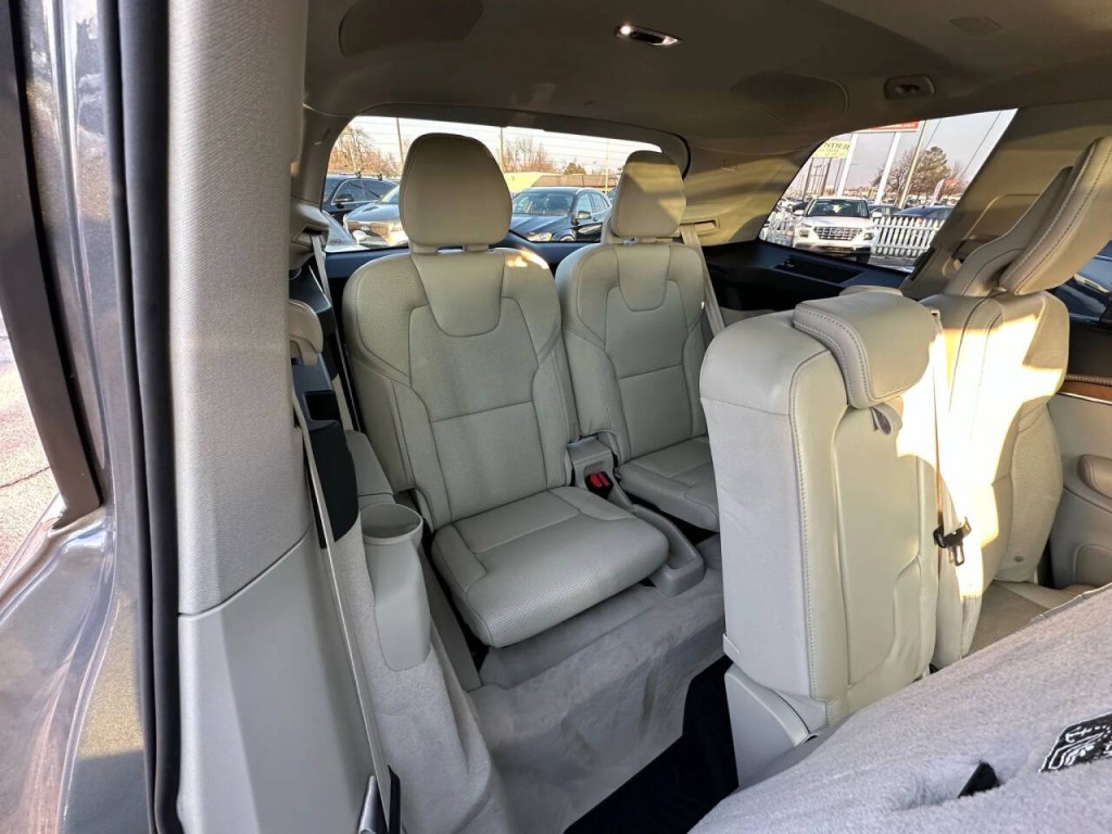 2016 Volvo XC90 Image 18