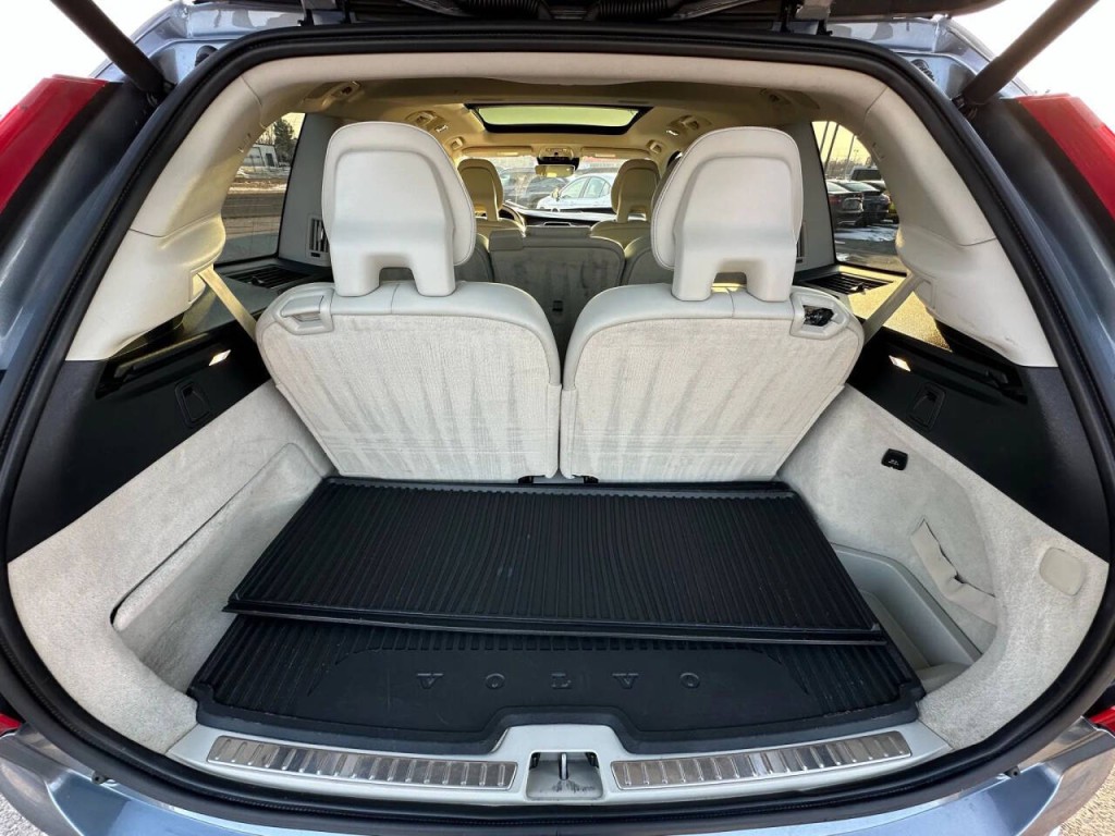 2016 Volvo XC90 Image 19