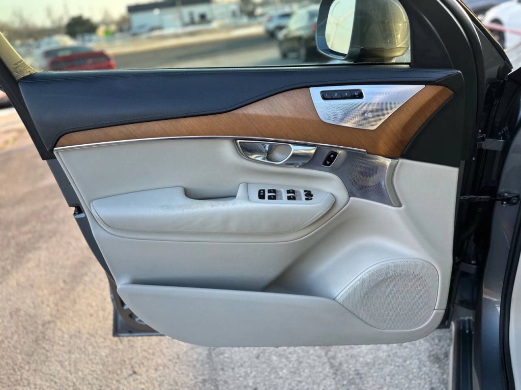 2016 Volvo XC90 Image 20