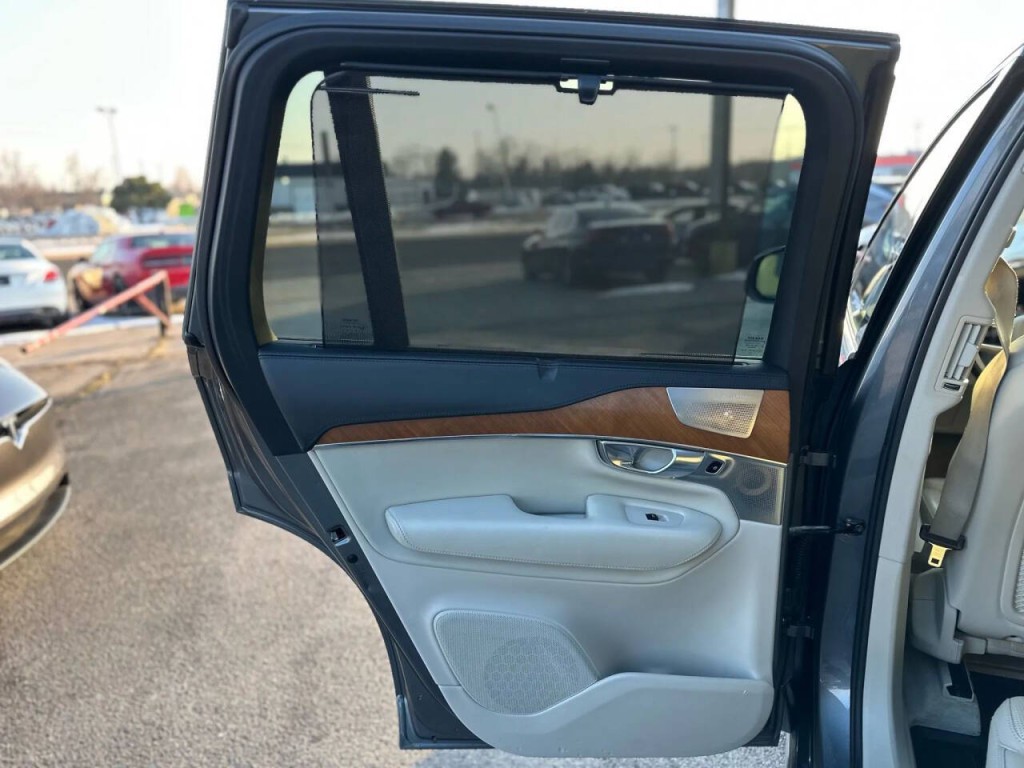 2016 Volvo XC90 Image 21