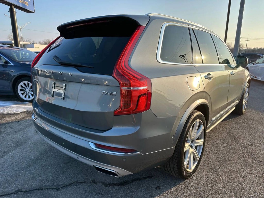 2016 Volvo XC90 Image 32