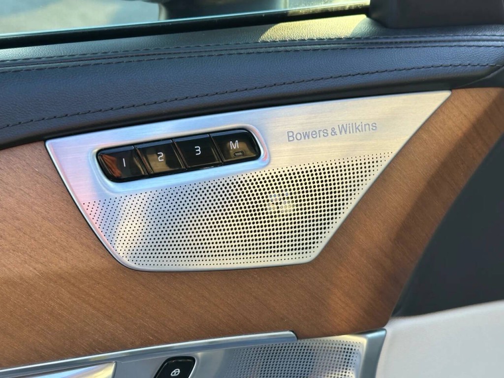 2016 Volvo XC90 Image 39