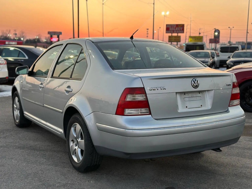 2004 Volkswagen Jetta Image 8