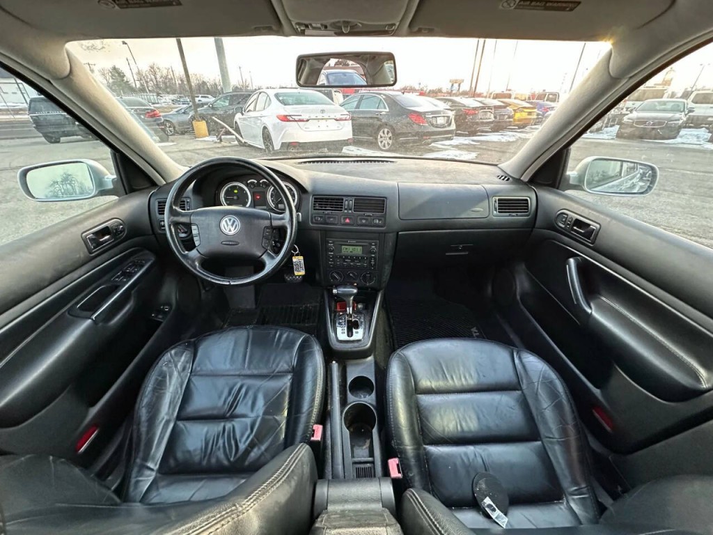 2004 Volkswagen Jetta Image 11