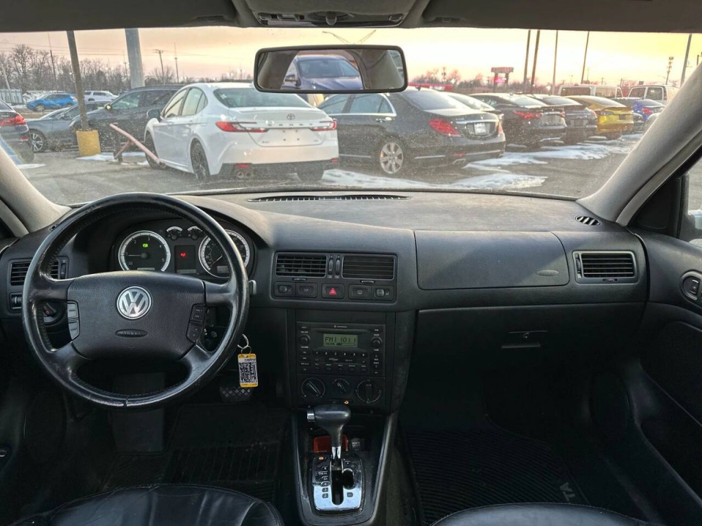 2004 Volkswagen Jetta Image 12