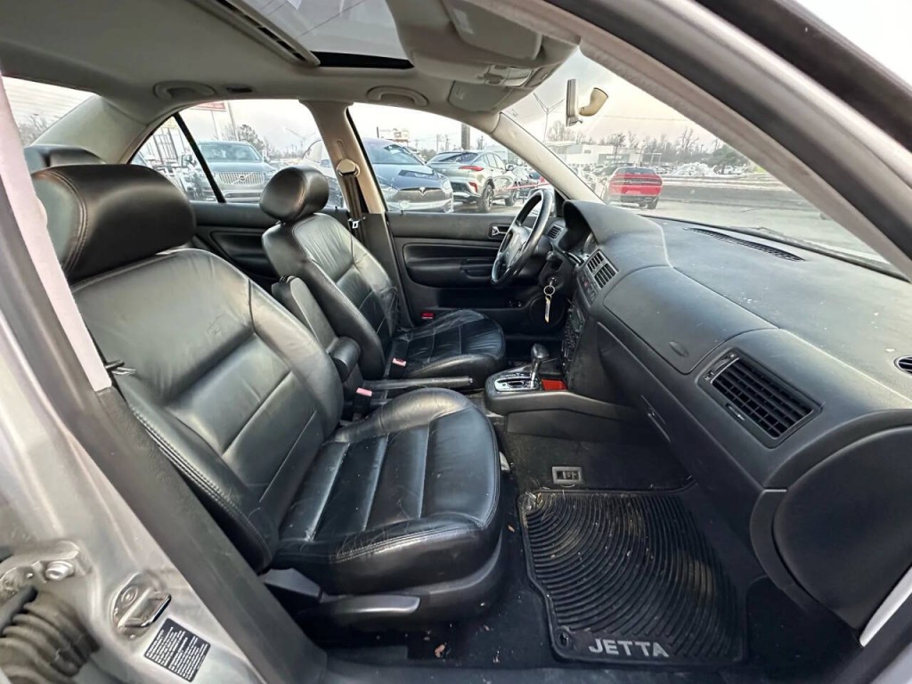 2004 Volkswagen Jetta Image 13