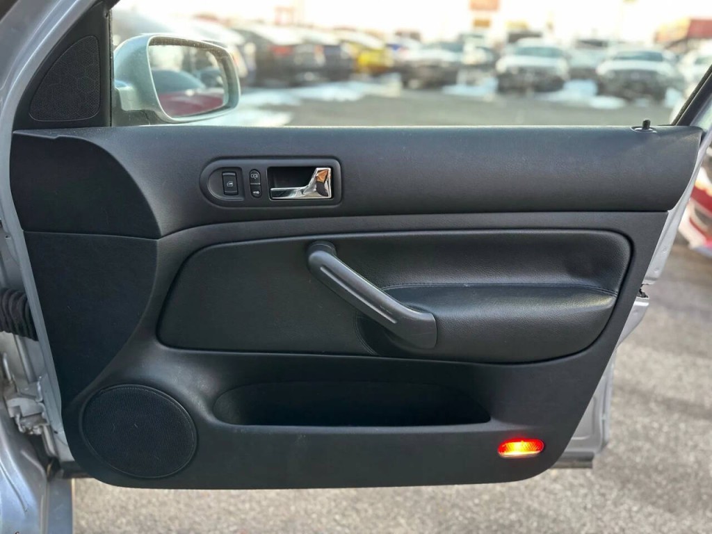 2004 Volkswagen Jetta Image 21