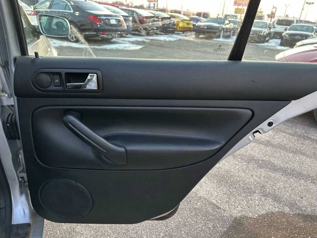 2004 Volkswagen Jetta Image 22