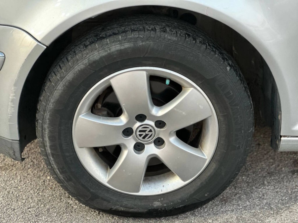 2004 Volkswagen Jetta Image 24