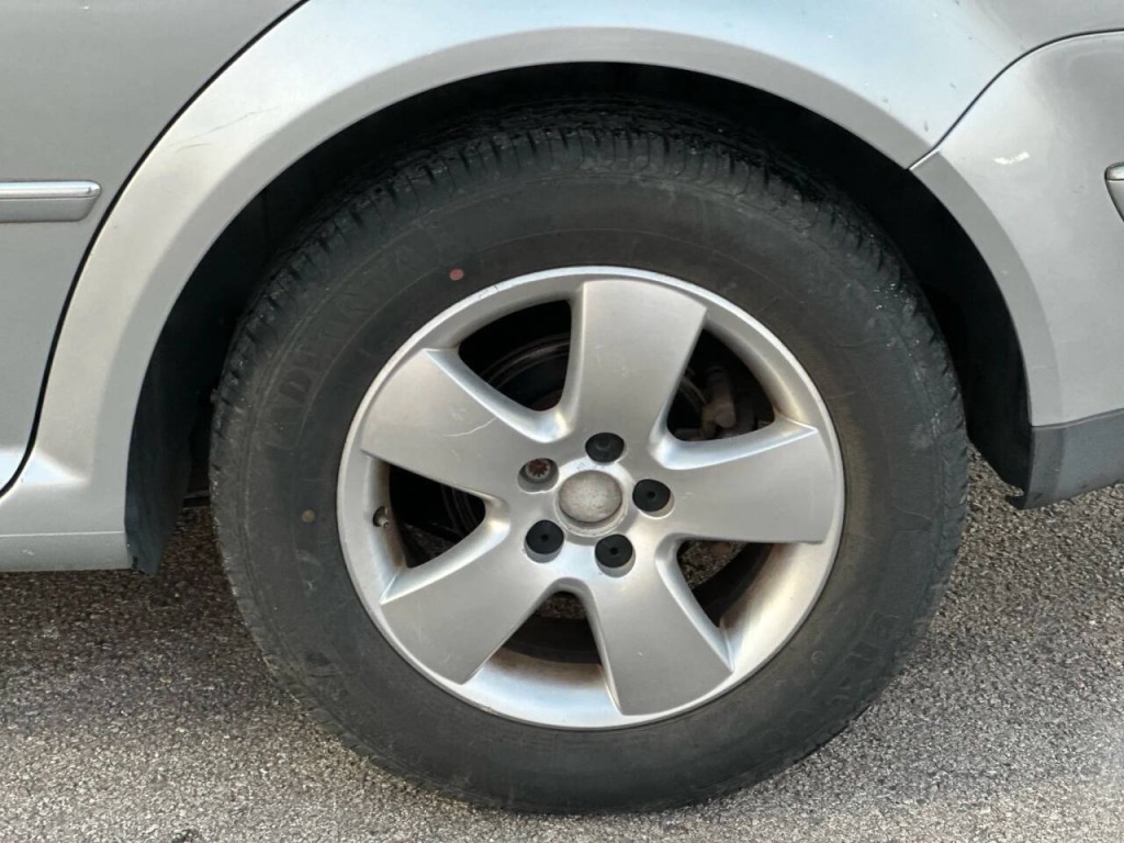 2004 Volkswagen Jetta Image 25