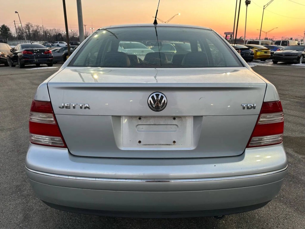 2004 Volkswagen Jetta Image 32