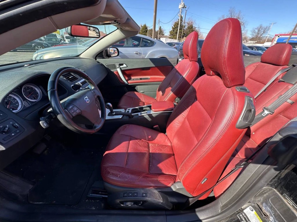 2013 Volvo C70 Image 17