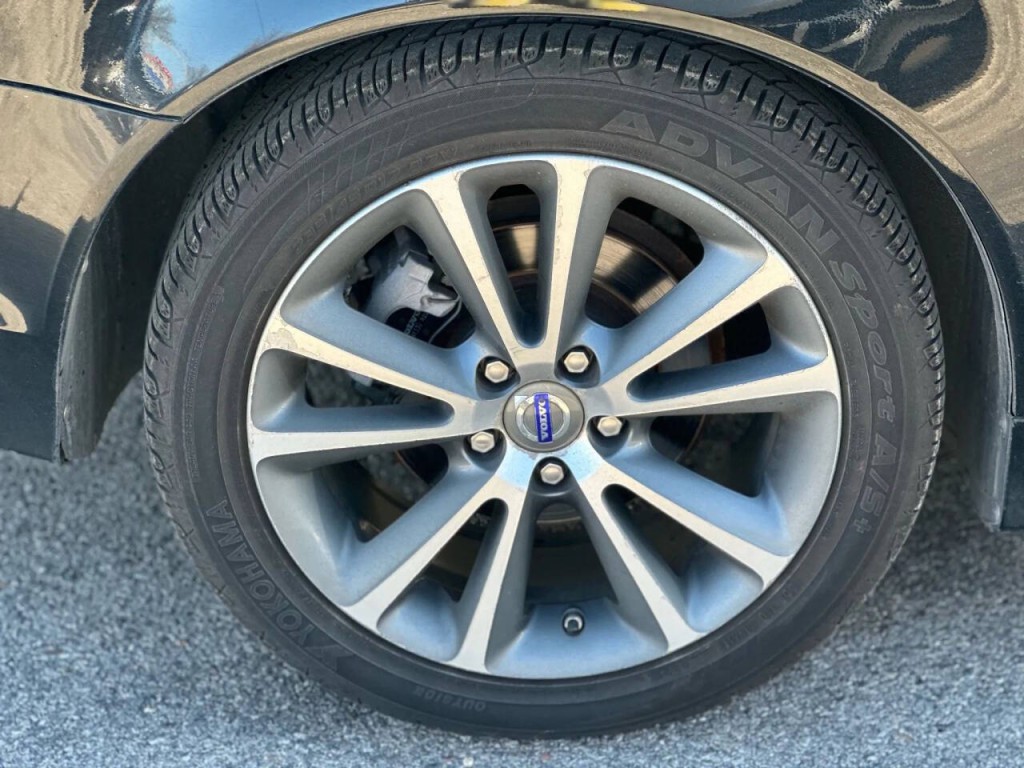 2013 Volvo C70 Image 28