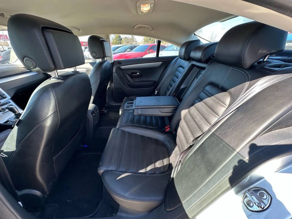 2013 Volkswagen CC Image 17