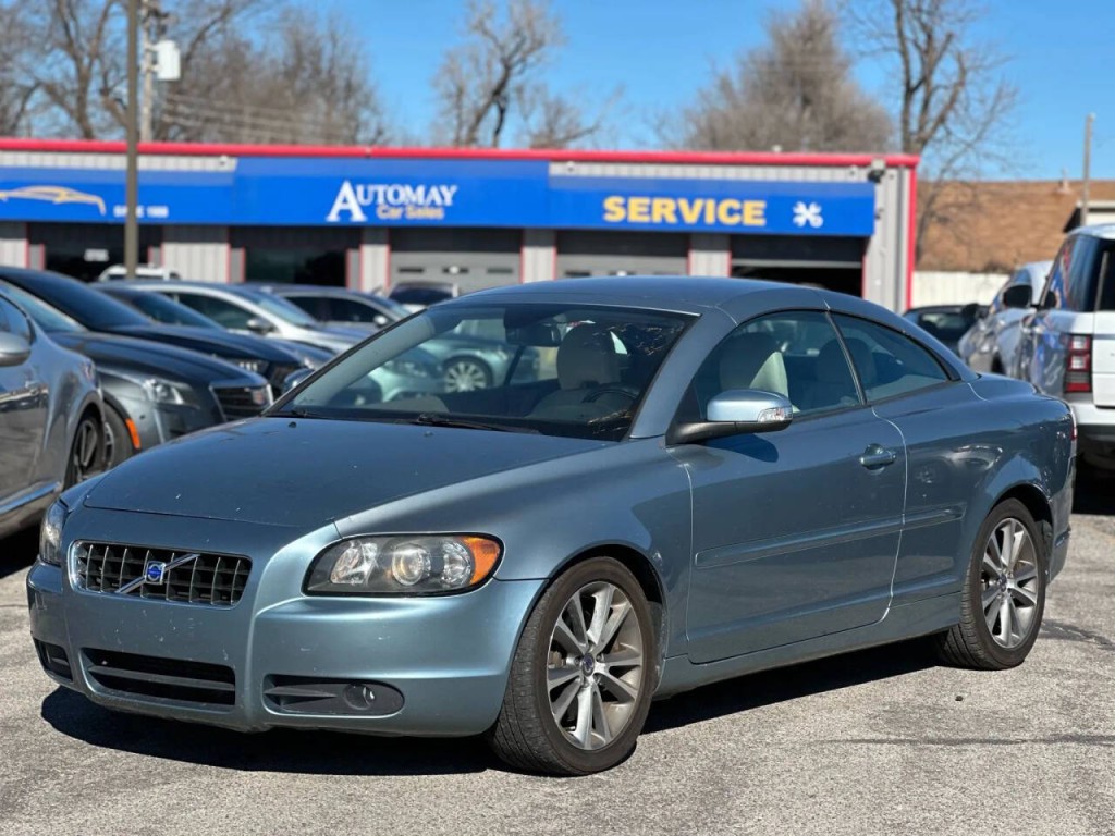 2010 Volvo C70 Image 2