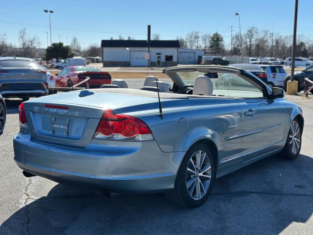 2010 Volvo C70 Image 10