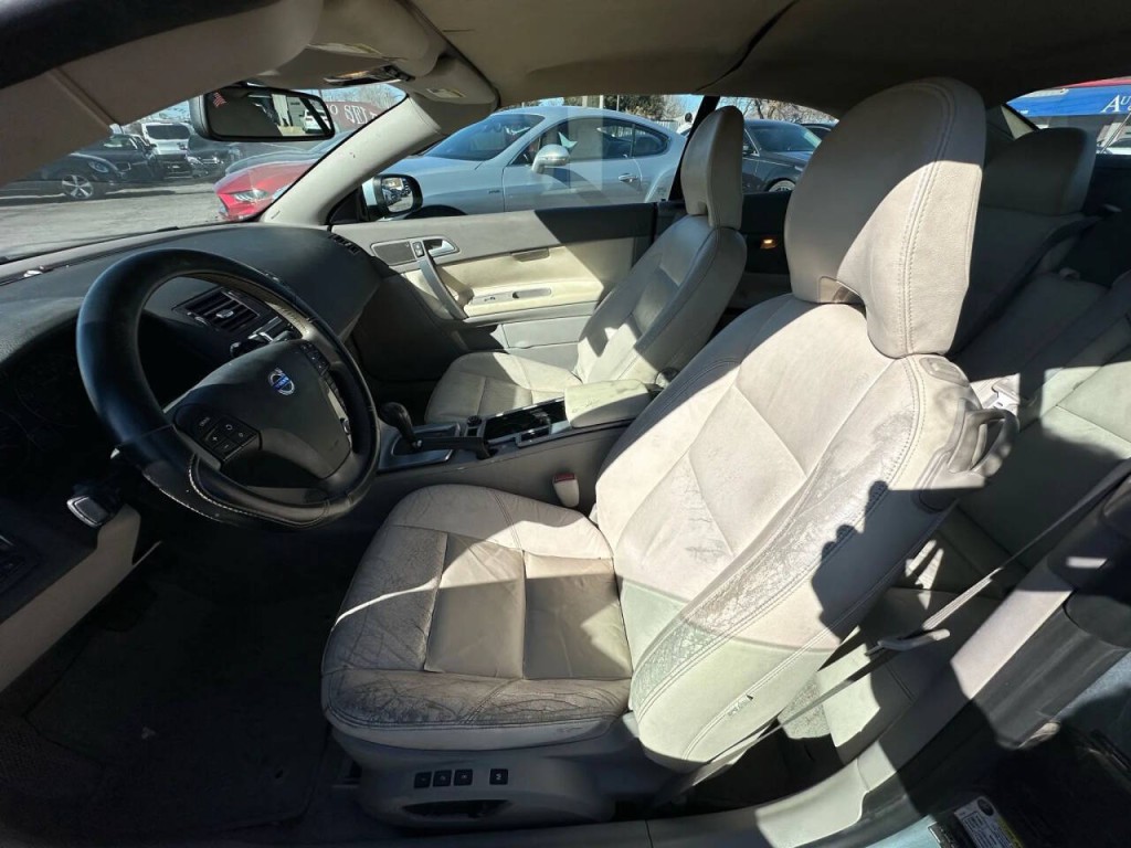 2010 Volvo C70 Image 18
